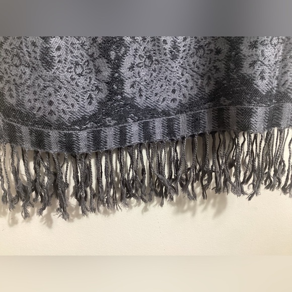 Pashmina Scarf Wrap Shawl Bundle Set Of 3 Paisley Polka Dot Soft Fringed 70”x27” - Picture 15 of 16